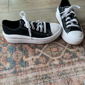 Women’s Platform converse size 7.5
